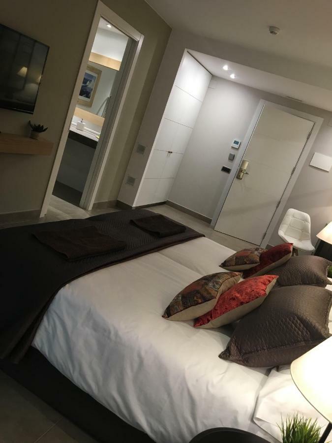 Hotel Calabria La Garriga Ngoại thất bức ảnh