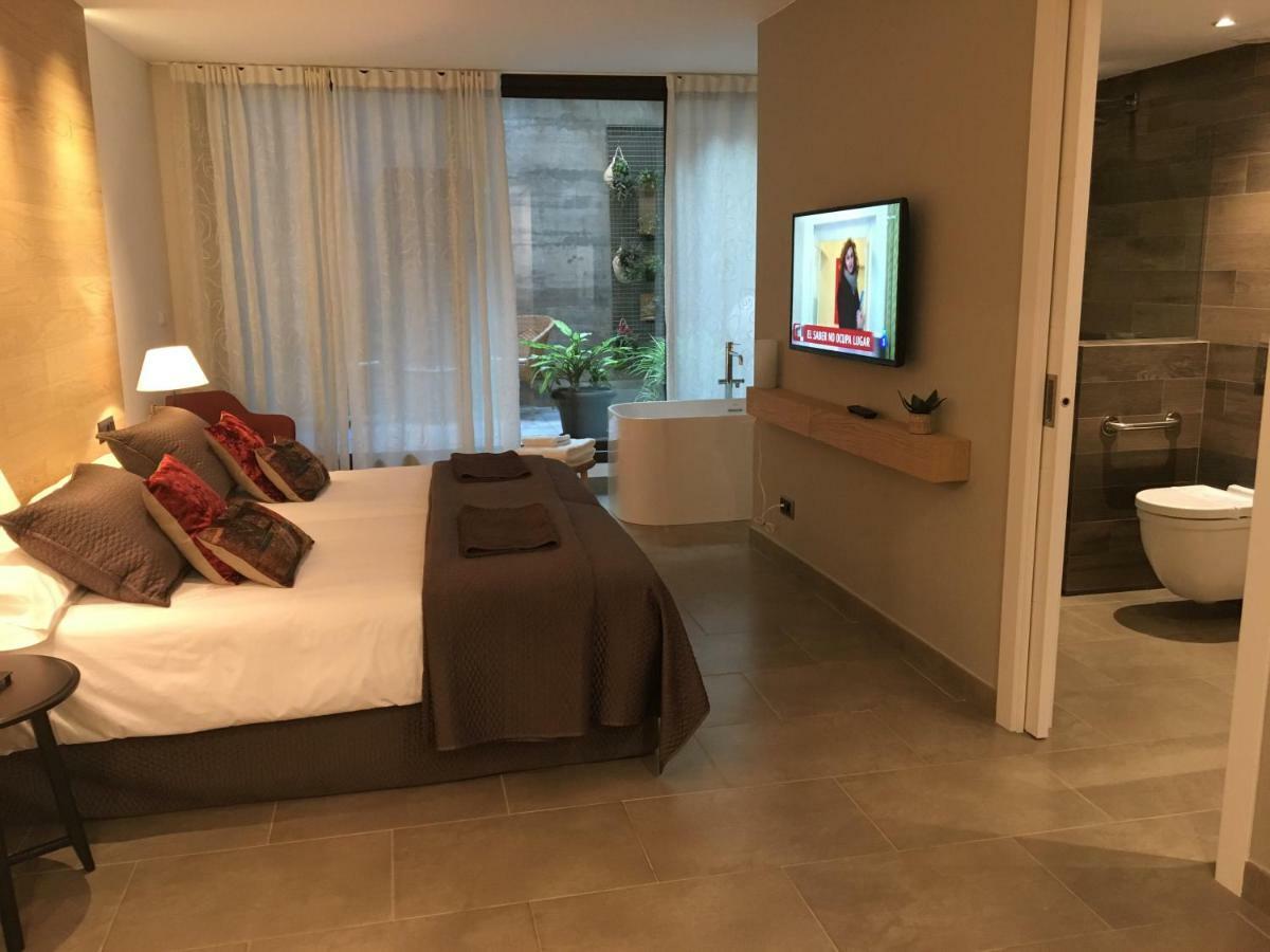 Hotel Calabria La Garriga Ngoại thất bức ảnh